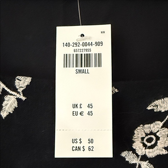 Abercrombie & Fitch Black Crop Top with White Floral Design - Picture 3 of 3